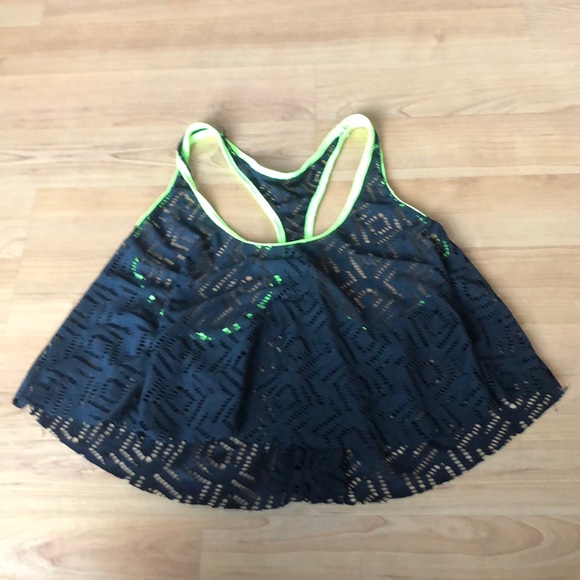 Shirt to throw over swim suit - Picture 1 of 1